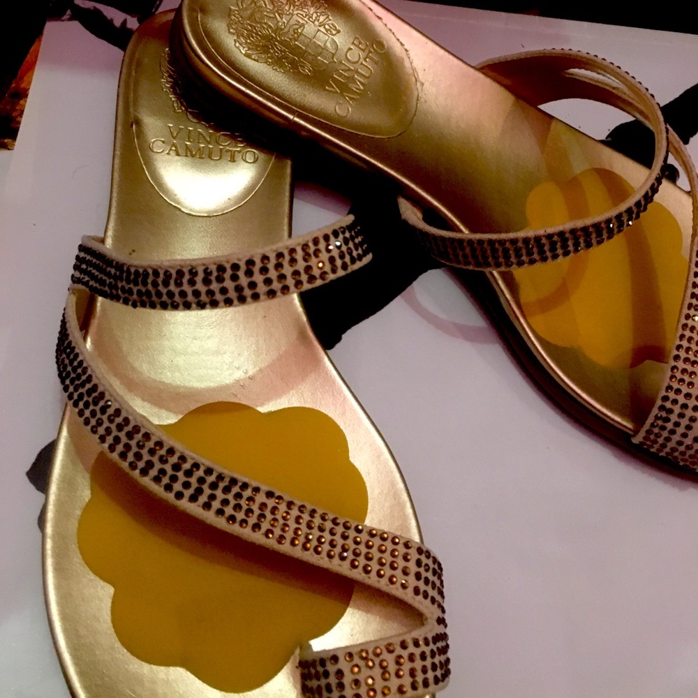 Vince Camuto flat sandals